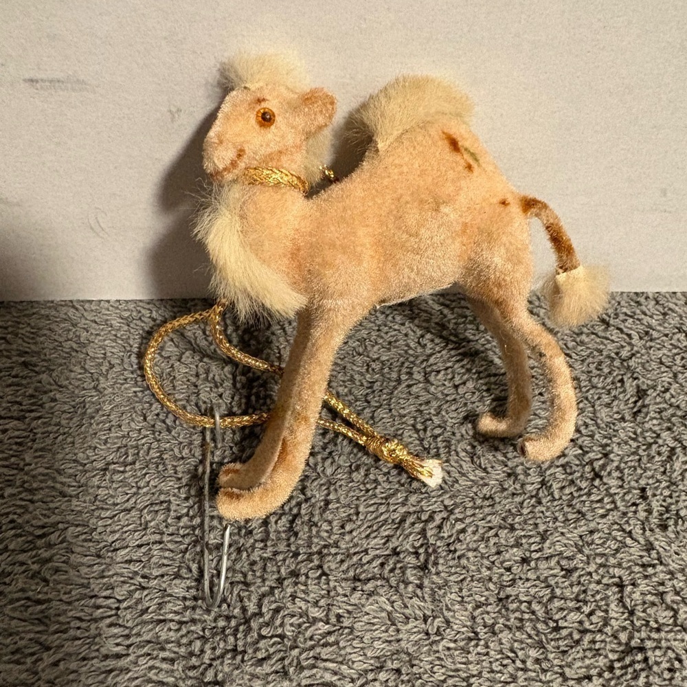 Vintage Wagner Kunstlerschutz Flocked Camel Christmas Tree Ornament Retro Decor